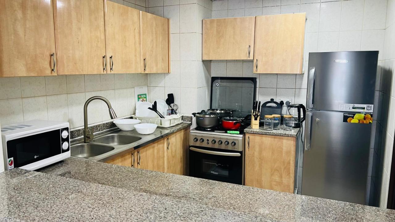 Newly Furnished Cozy One Bed Room Apartment 2 Bathroom City View Dubai Exterior foto