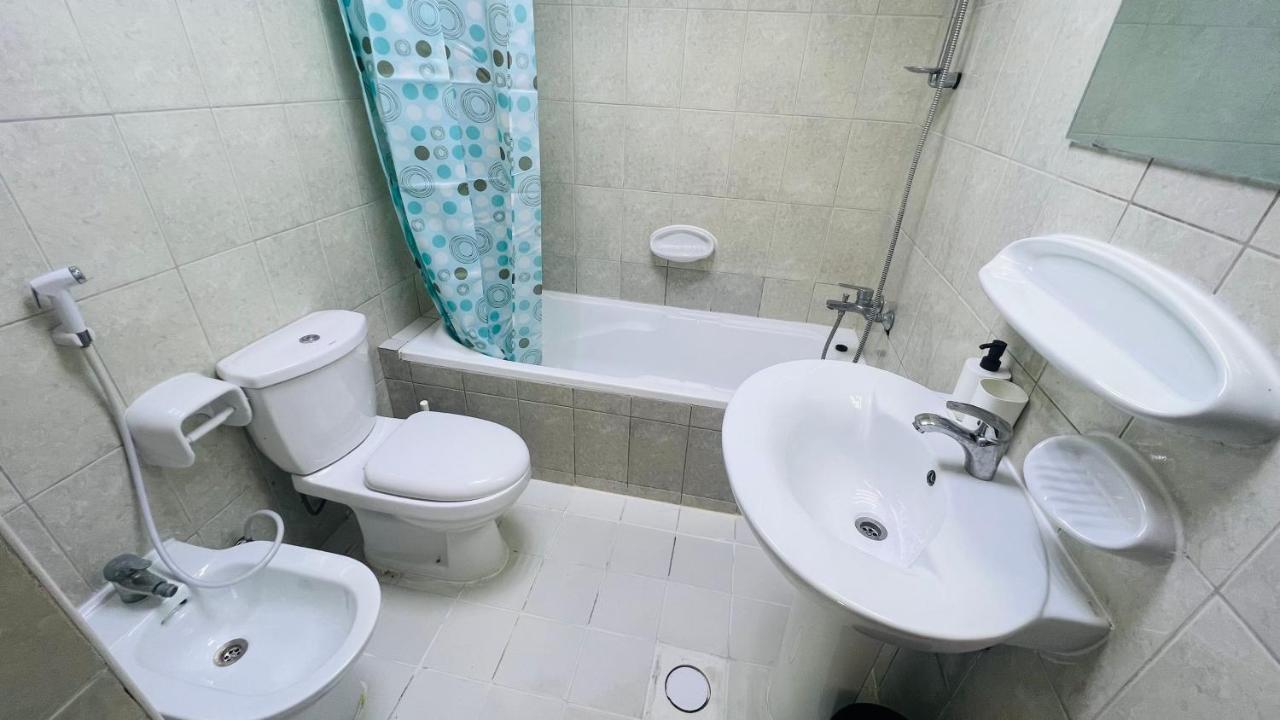 Newly Furnished Cozy One Bed Room Apartment 2 Bathroom City View Dubai Exterior foto